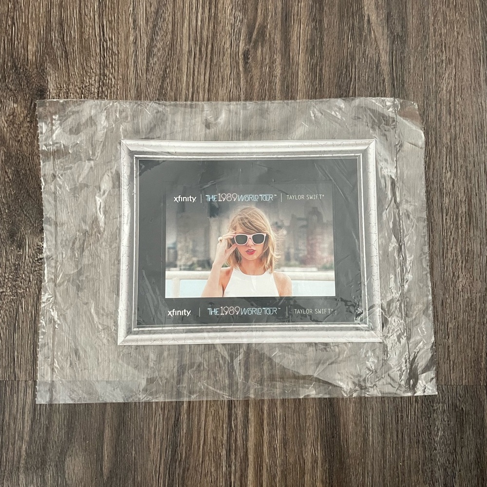 TAYLOR SWIFT - 1989 World Tour
